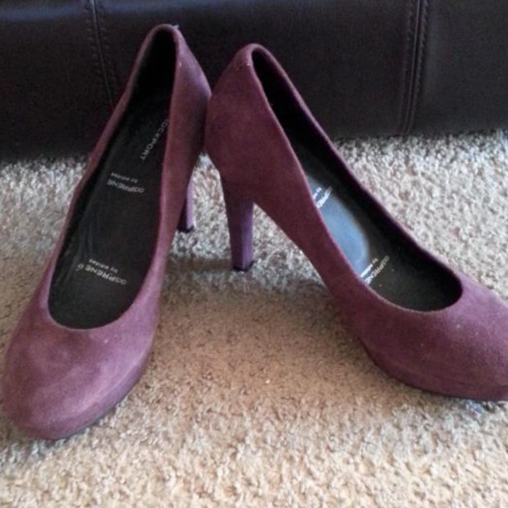 Comfy Rockport purple suede high heels size 7.5